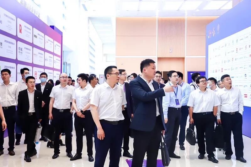 楊市長、方書記親臨亨通展位 | 2021首屆蘇州超級產(chǎn)地節(jié)(圖5)